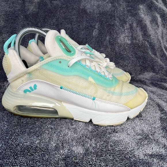 Nike Women's Air Max 2090 Aurora Green Running Shoes Sneakers  Size 7.5 - Picture 3 of 8